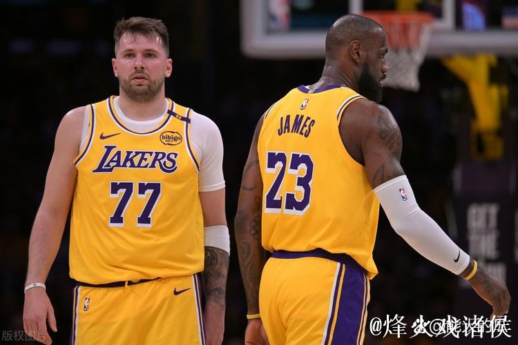 湖人险胜太阳116-114喜忧参半!詹姆斯+替补扛大旗,东契奇+斯玛特显短板 湖人险胜太阳116-114喜忧参半!詹姆斯+替补扛大旗,东契奇+斯玛特显短板